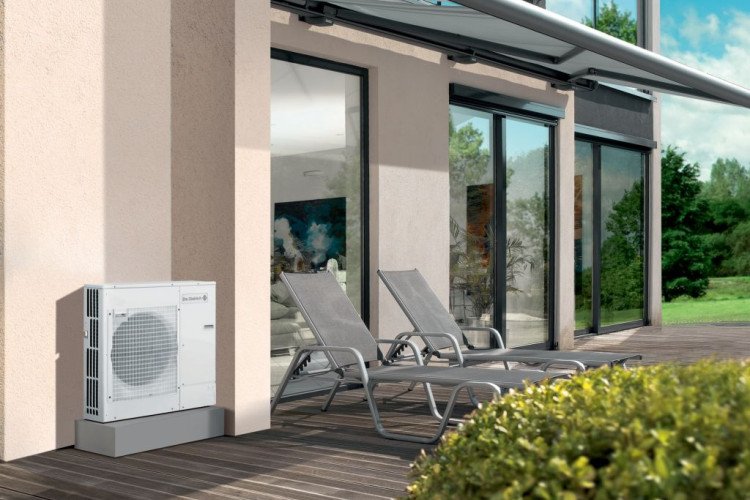 En utilisant l’énergie gratuite de l’environnement, la pompe à chaleur permet de chauffer un logement pour un coût très économique. 